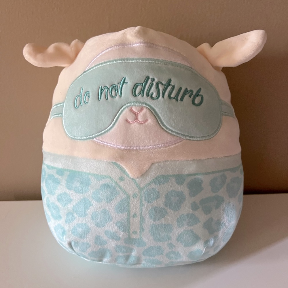 SQUISHMALLOW SOPHIE THE LAMB NWOT